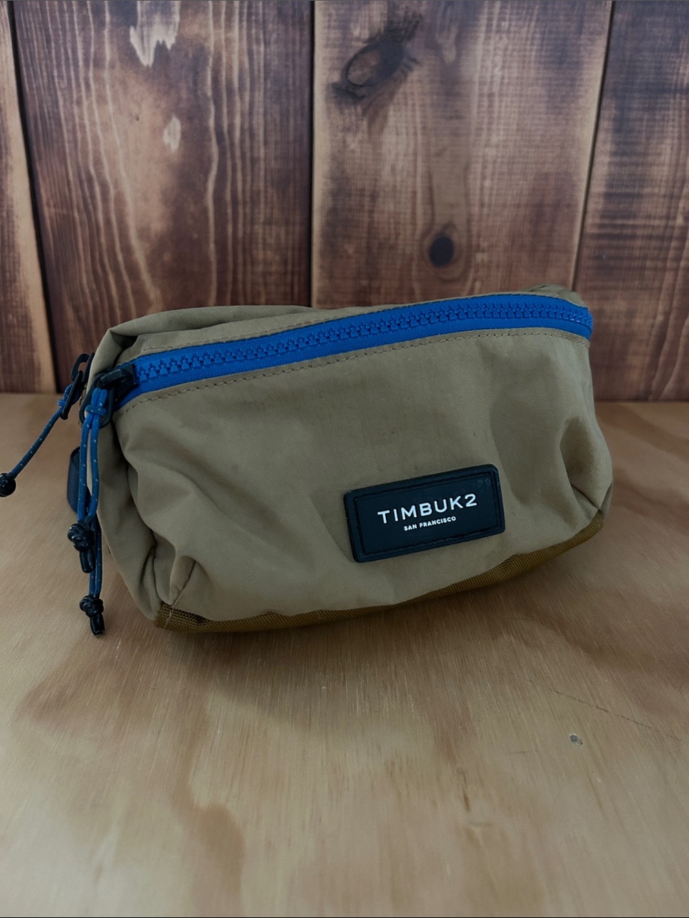 Timbuk2 Khaki Crossbody Pouch with Bright Blue Zipper